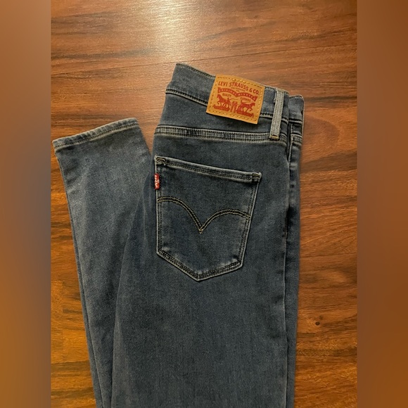 Brand New Levi’s 720 Jeans - Picture 4 of 6